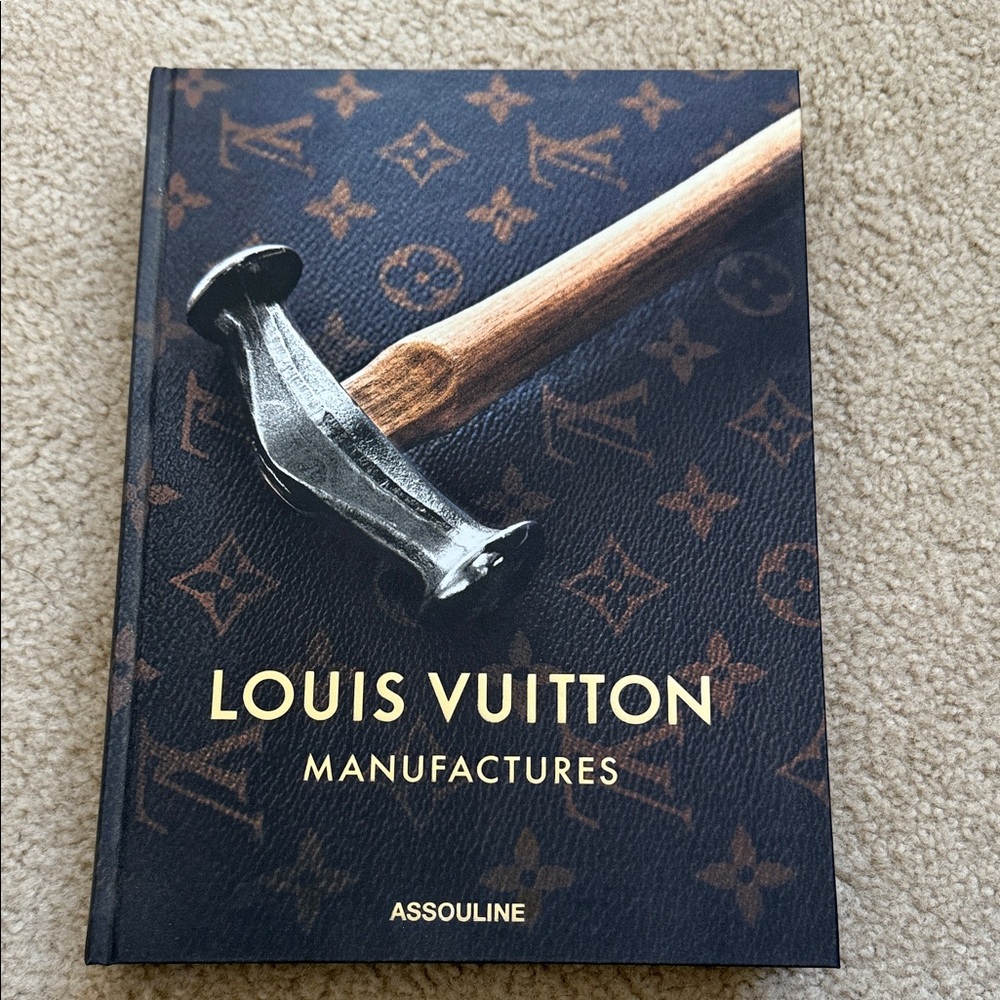 Louis Vuitton Manufactures Monogram Book